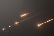 肇庆伊朗以导弹齐射回应以色列的大规模袭击