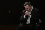 肇庆特斯拉股价收涨超3%：特朗普无意沟通，马斯克父亲劝儿子低头